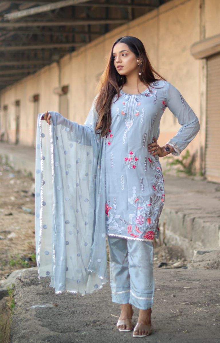 PEHNAVA-EMBROIDERY-PAKISTANI-TOP-BOTTOM-WITH-DUPATTA-WHOLESALE-3