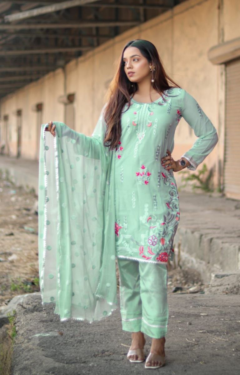PEHNAVA-EMBROIDERY-PAKISTANI-TOP-BOTTOM-WITH-DUPATTA-WHOLESALE-7