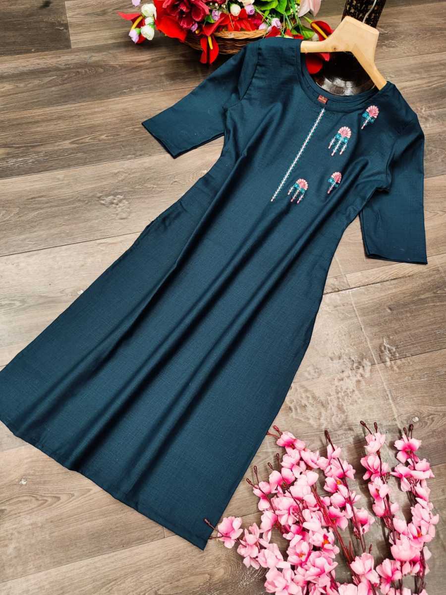 PEHNAVA-FASHION-MART-TRENDY-BRANDED-KURTIS-MANUFACTURER-2