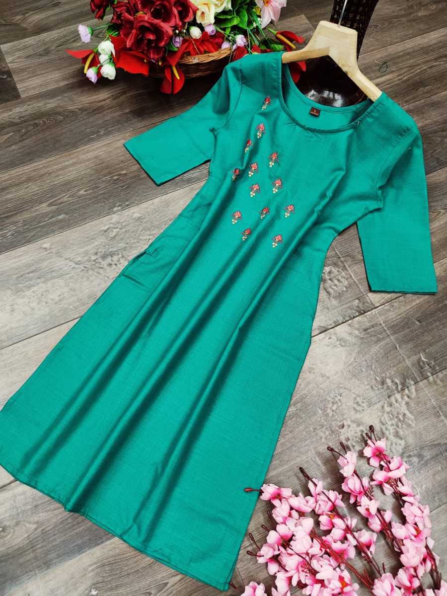 PEHNAVA-FASHION-MART-TRENDY-BRANDED-KURTIS-MANUFACTURER-4