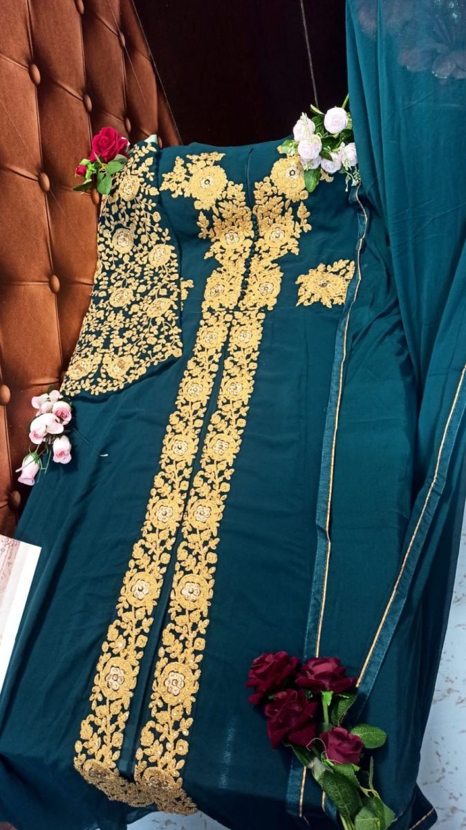 RAMSHA-D.NO-8001-GEORGETTE-DESIGNER-SUITS-WHOLESALE-7