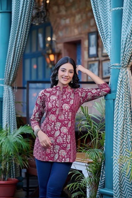RANGMAYA-GLAMOUR-COTTON-PRINT-SHORT-KURTI-DISTRIBUTOR-IN-SURAT-6