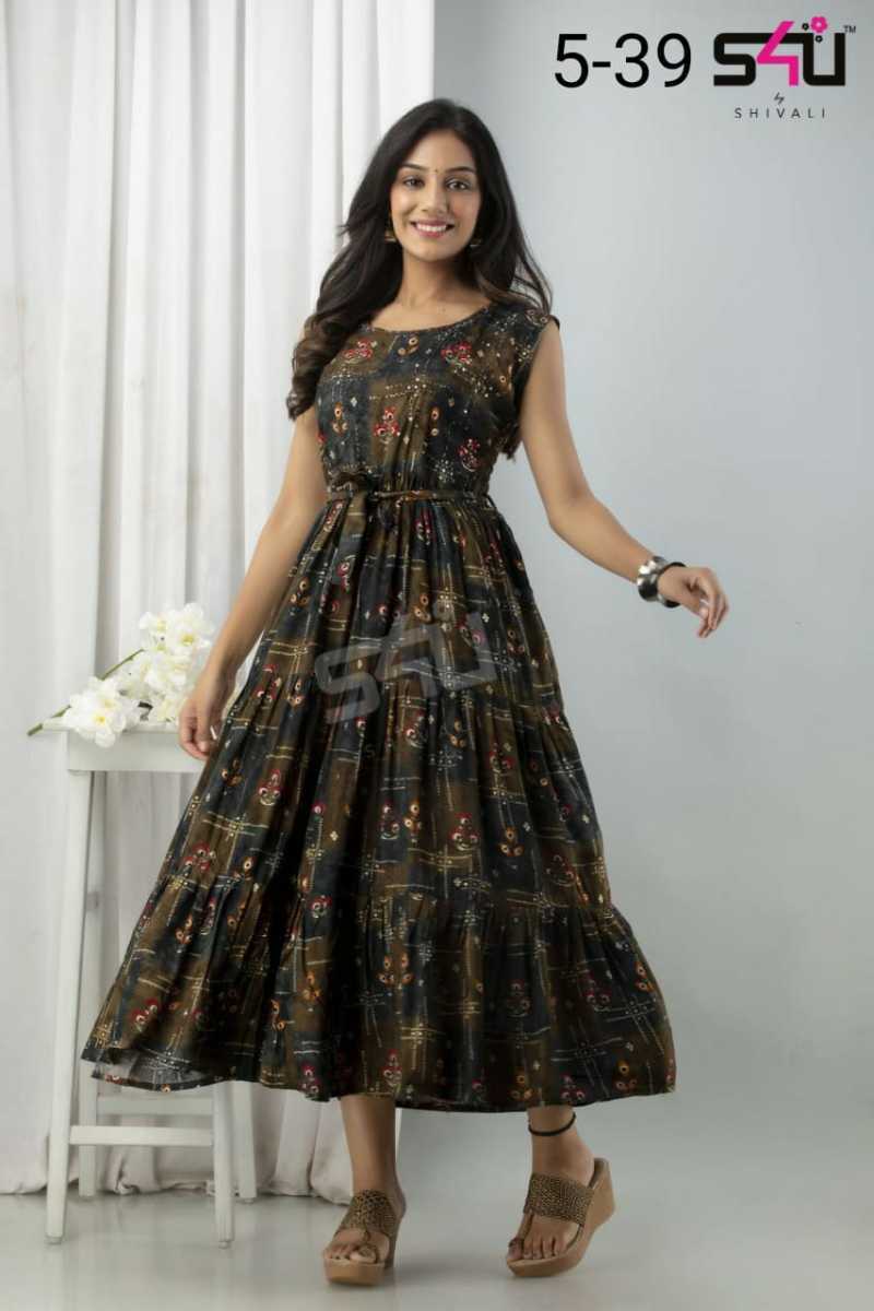 S4U-5-39-LATEST-FANCY-GOWNS