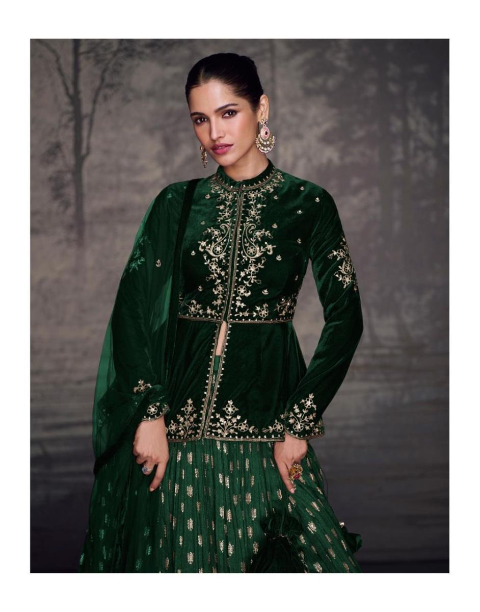 SAYURI-DESIGNER-GLAM-VELVET-EMBROIDERY-SUITS-SUPPLIER-IN-SURAT-4
