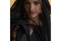 SAYURI-DESIGNER-MANDIRA-PURE-SILK-SUIT-DISTRIBUTOR-IN-SURAT-12