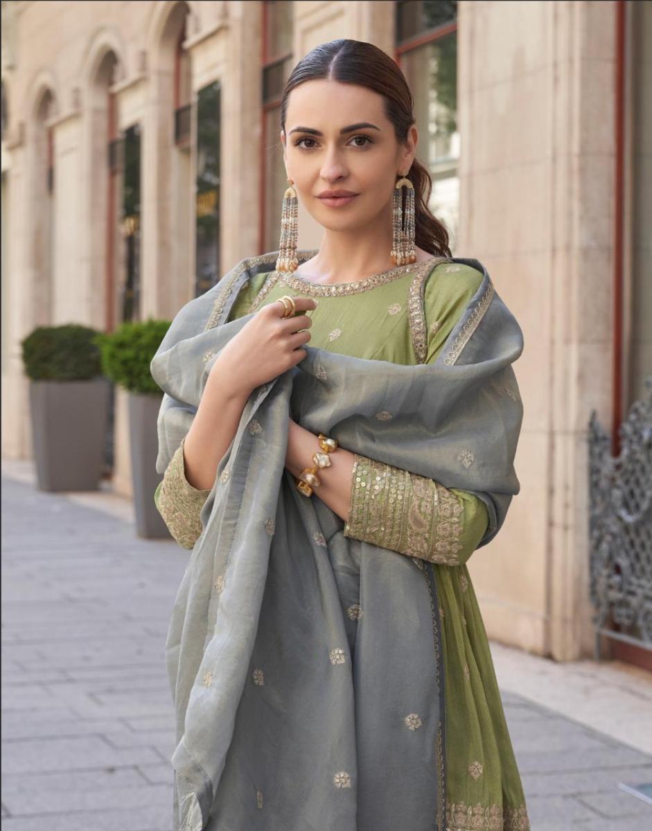 SAYURI-DESIGNER-ZARA-REAL-SIMAR-EMBROIDERY-SUIT-WHOLESALER-IN-SURAT-8