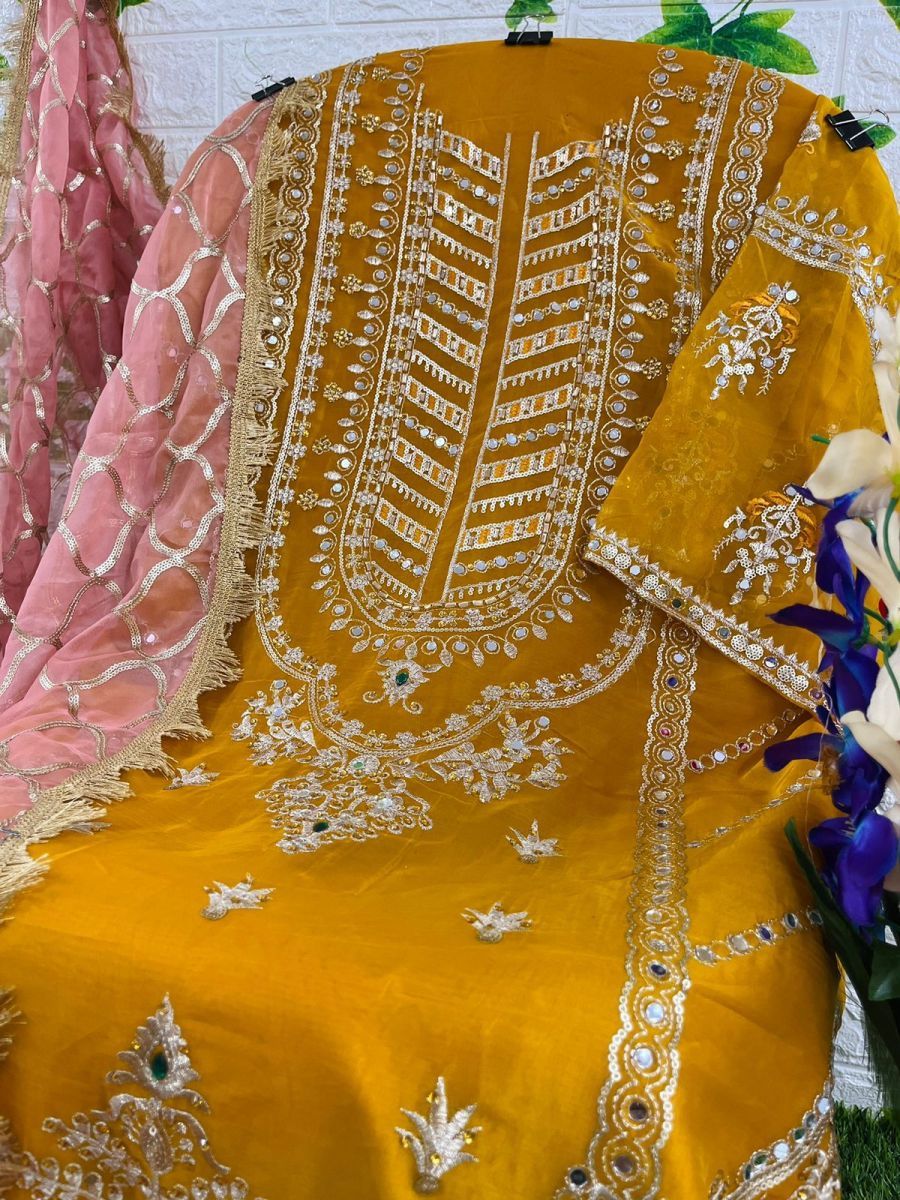 SERINE-123-YELLOW-HALDI-OUTFIT-FOR-WEDDING-4