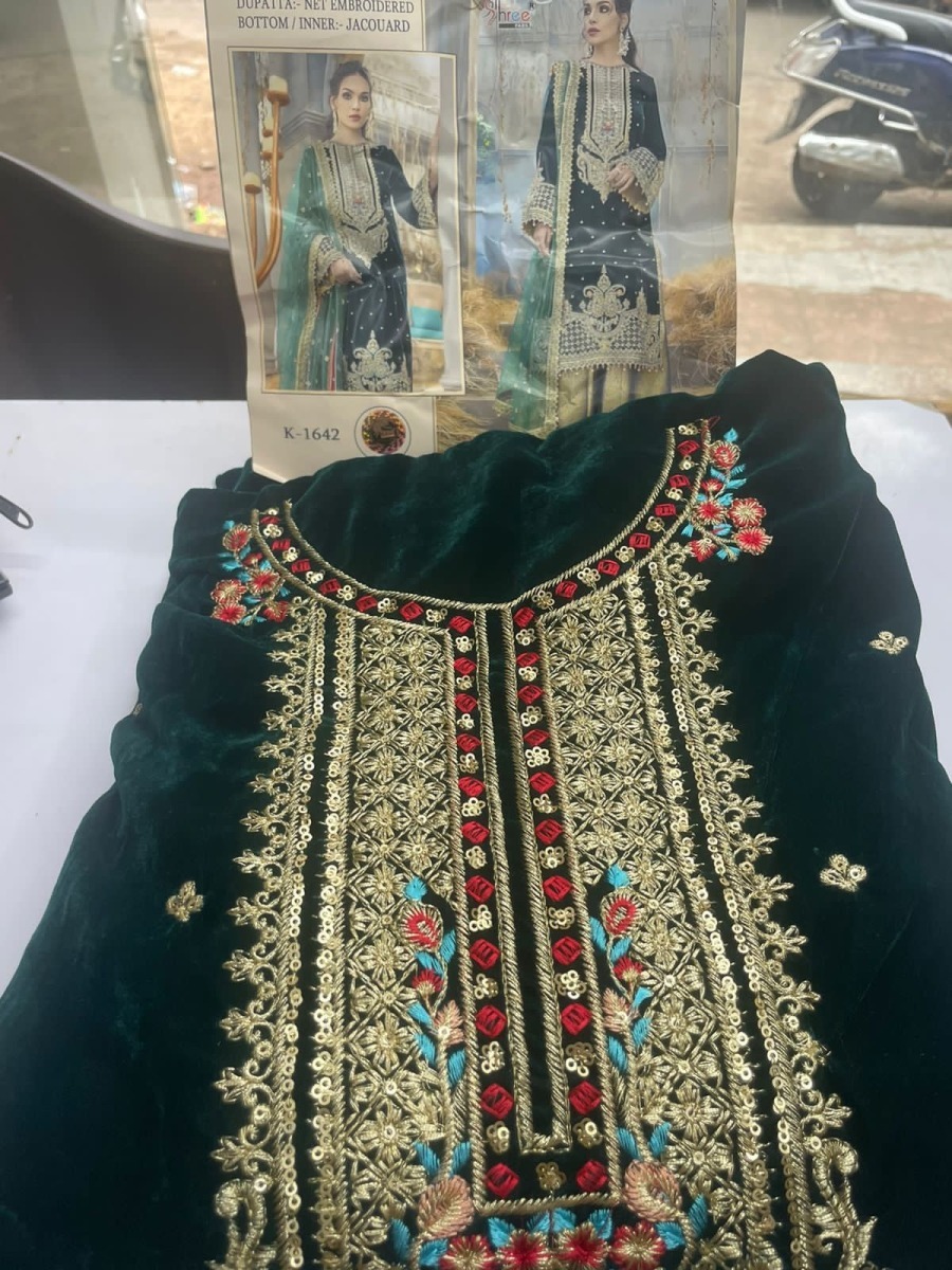 SHREE-FABS-K-1642-PAKISTANI-VELVET-PAKISTANI-SUITS-1