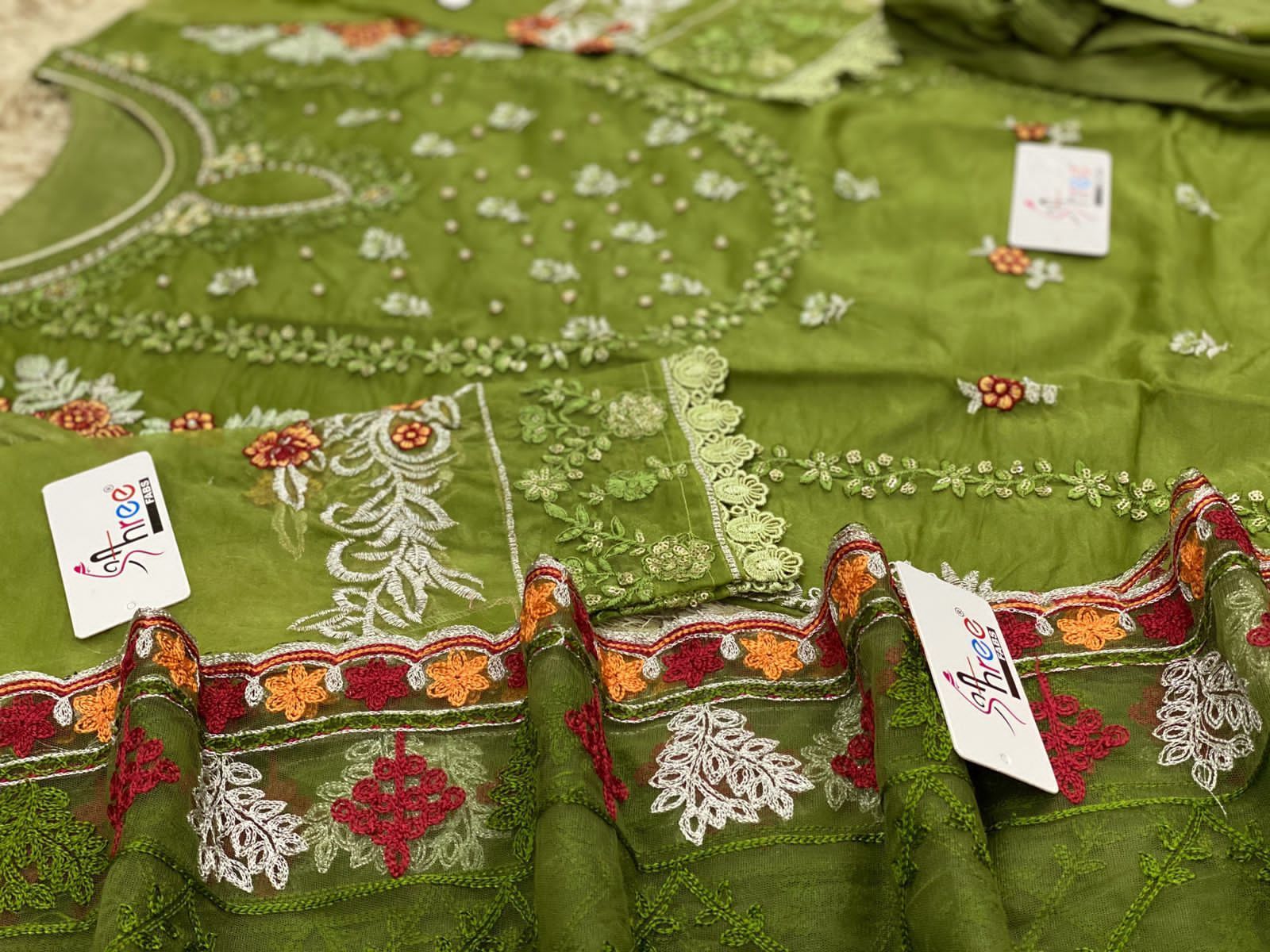 SHREE-FABS-THE-FAMOUS-DANCE-PAKISTANI-KURTI-PANT-WITH-DUPATTA-WHOLESALER-SURAT-10