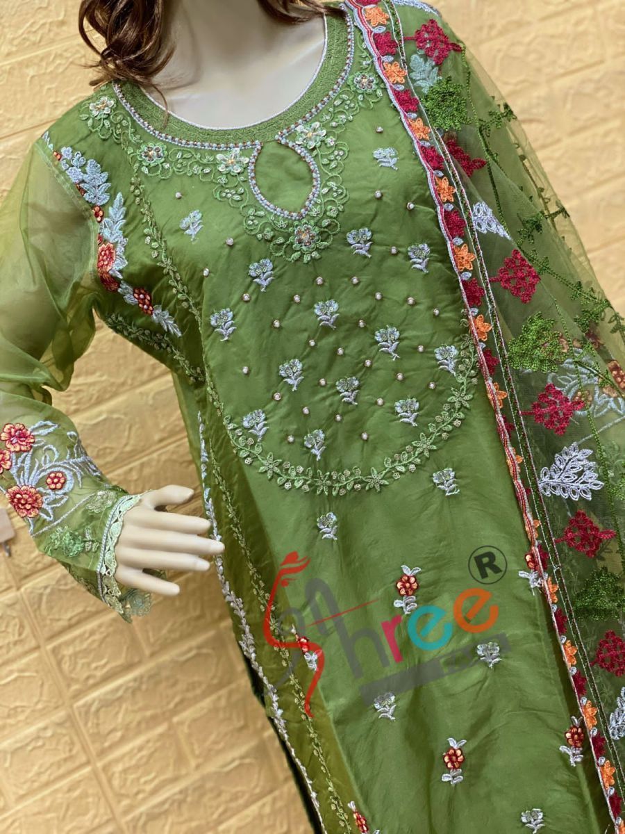 SHREE-FABS-THE-FAMOUS-DANCE-PAKISTANI-KURTI-PANT-WITH-DUPATTA-WHOLESALER-SURAT-4