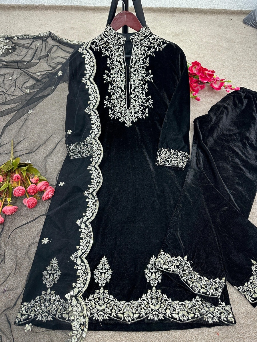 SHREE-HARI-NSR-778-DESIGNER-VELVET-SUITS-4