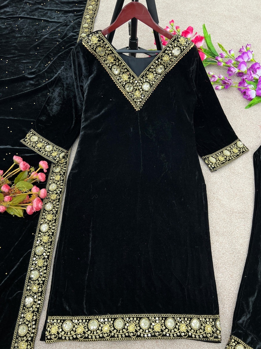 SHREE-HARI-NSR-780-A-DESIGNER-VELVET-SUITS-2