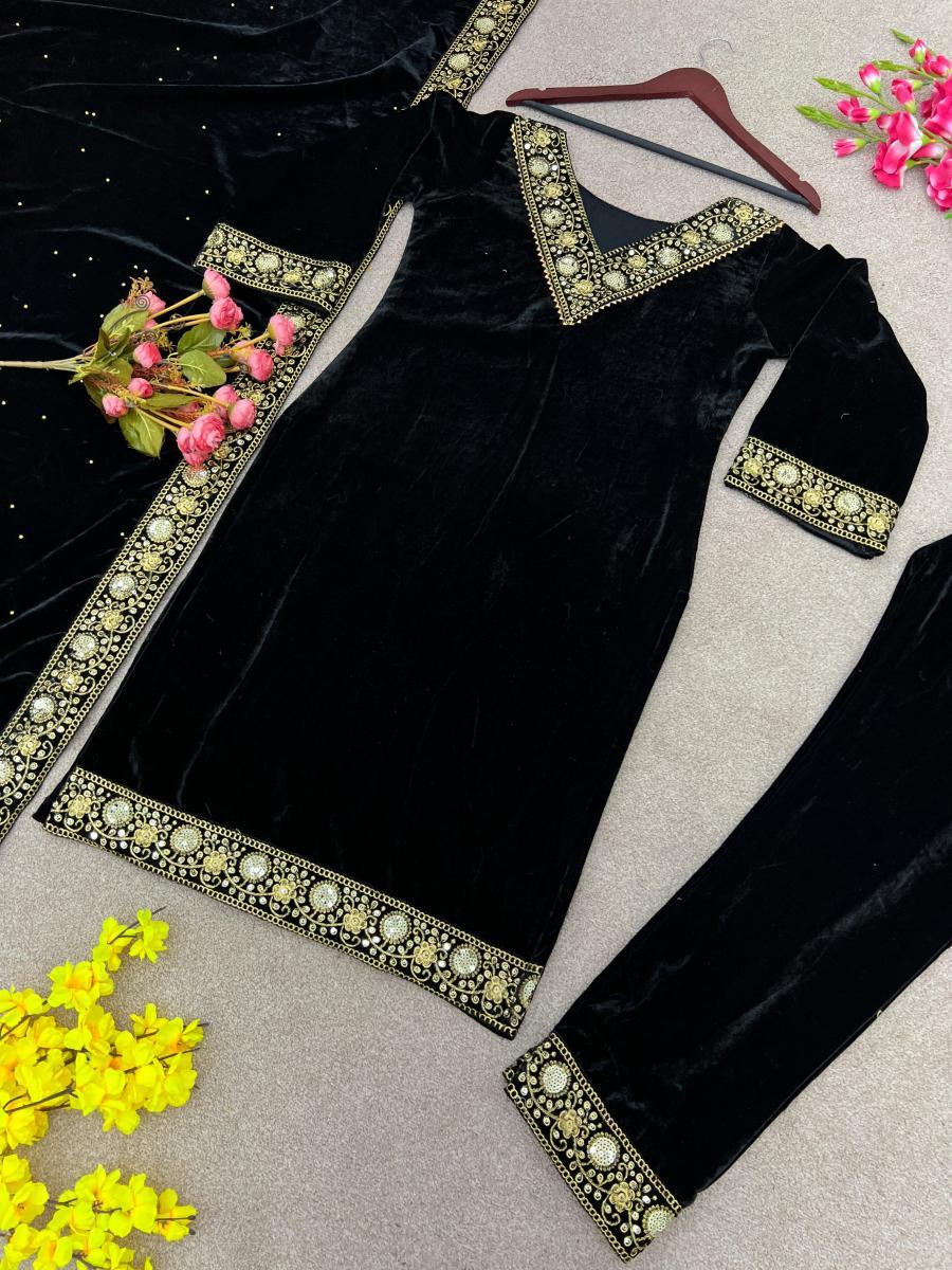 SHREE-HARI-NSR-780-A-DESIGNER-VELVET-SUITS-3