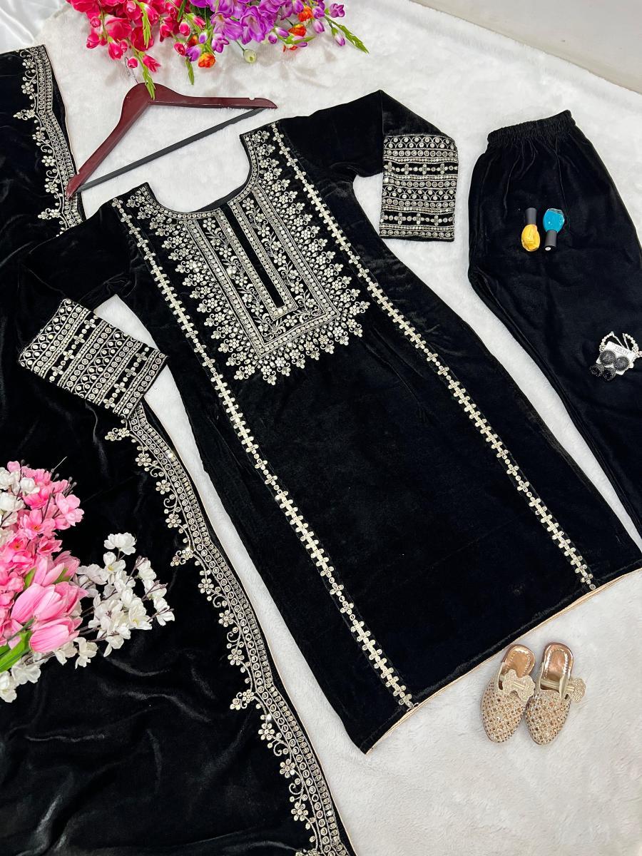 SHREE-HARI-SRK-5017-DESIGNER-VELVET-SUITS-3
