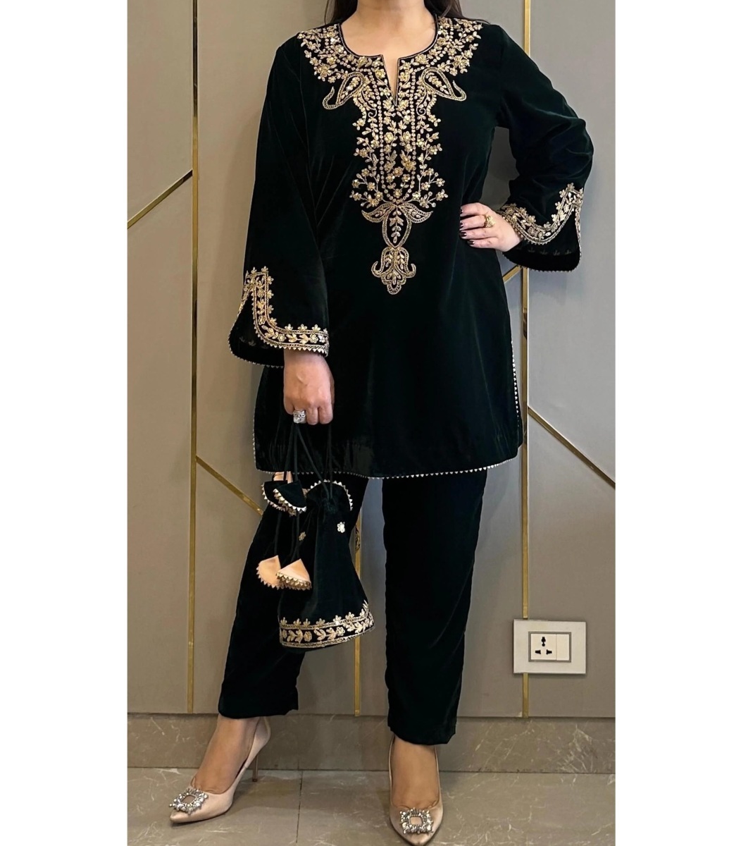 SHREE-HARI-SRK-5104-B-DESIGNER-VELVET-COLLECTION-1