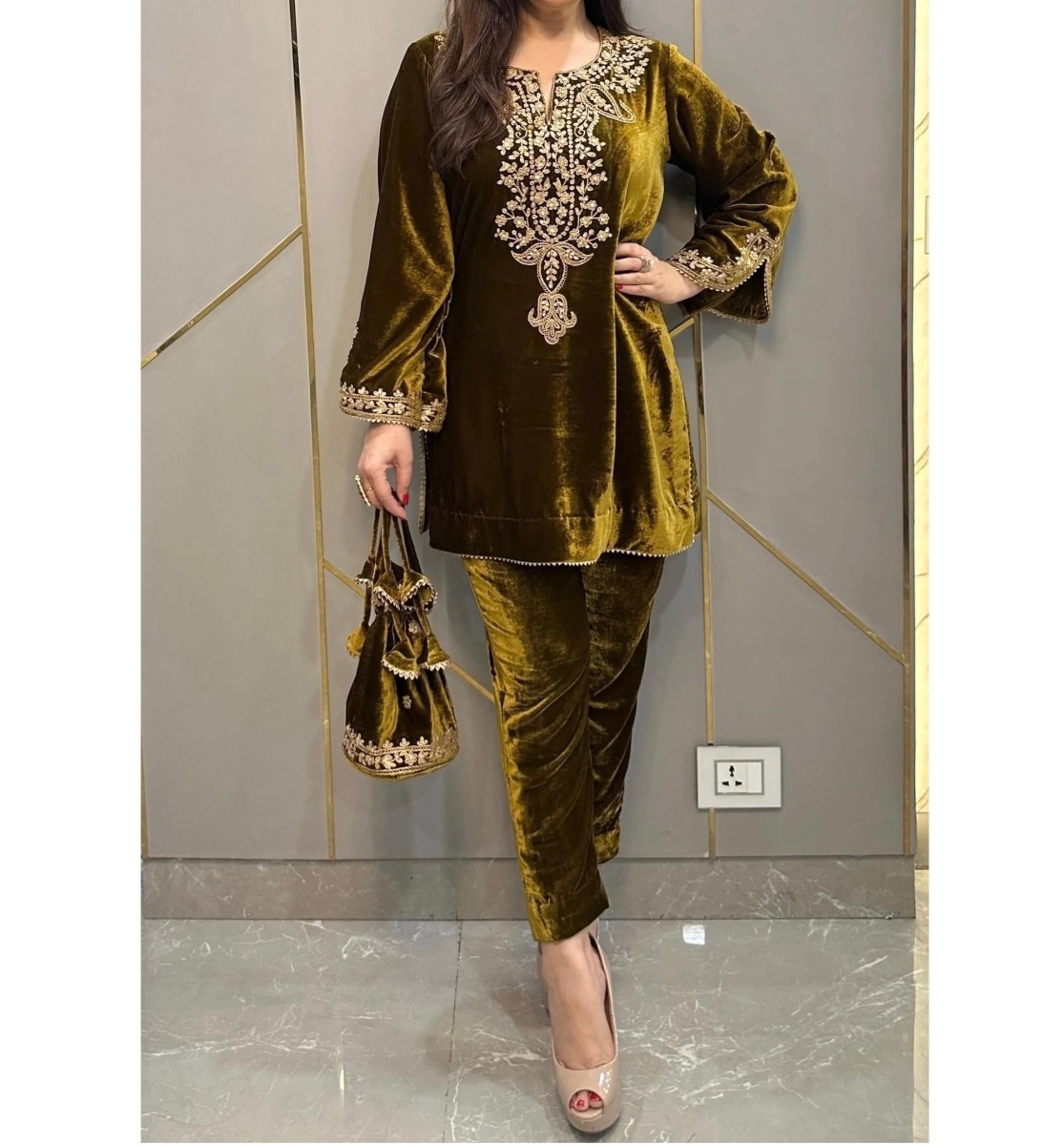 SHREE-HARI-SRK-5104-C-DESIGNER-VELVET-COLLECTION-1