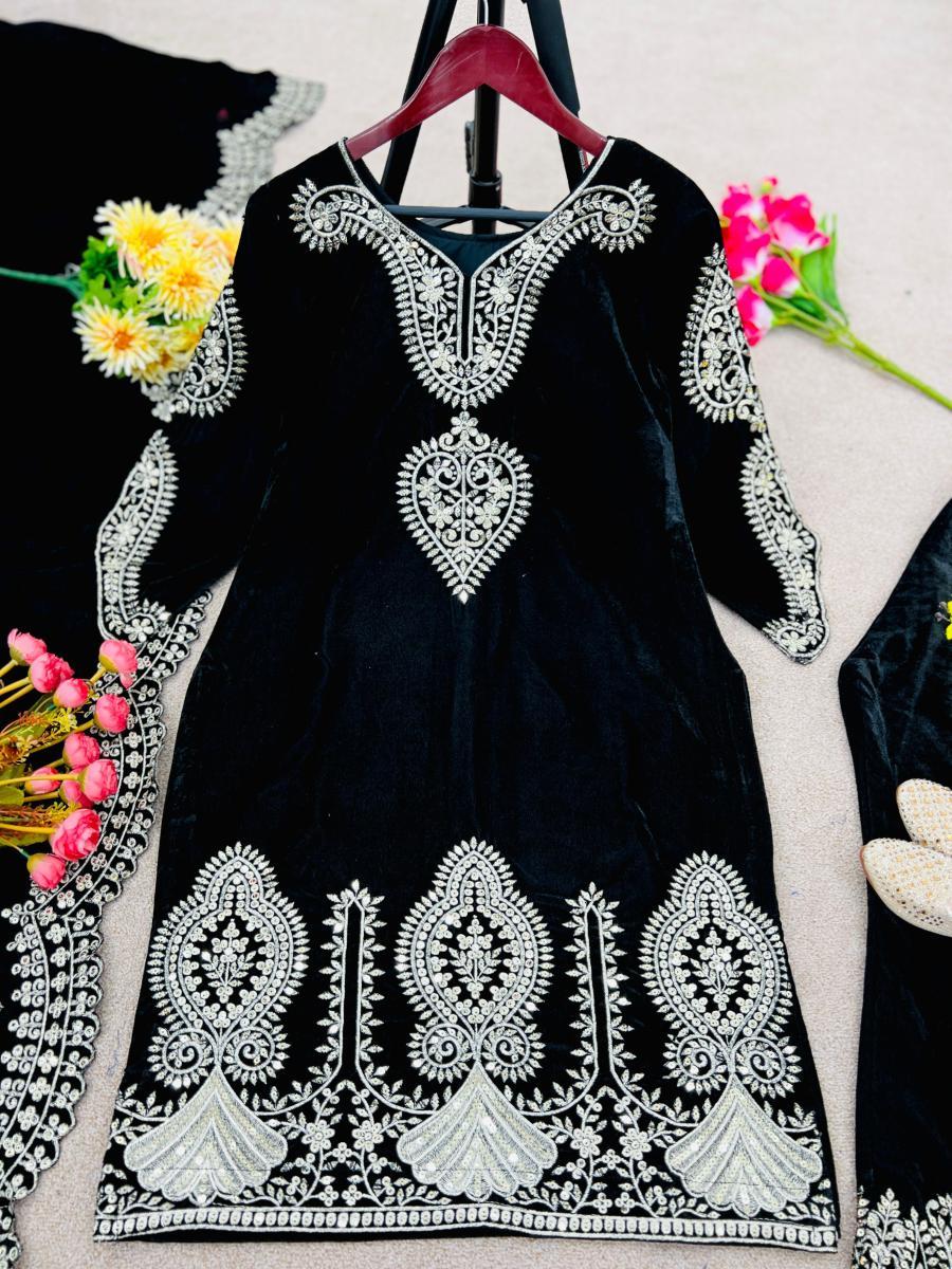 SHREE-HARI-SRK-5110-DESIGNER-VELVET-SUITS-2