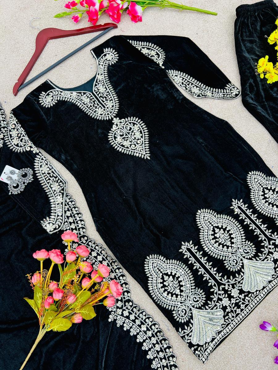 SHREE-HARI-SRK-5110-DESIGNER-VELVET-SUITS-5