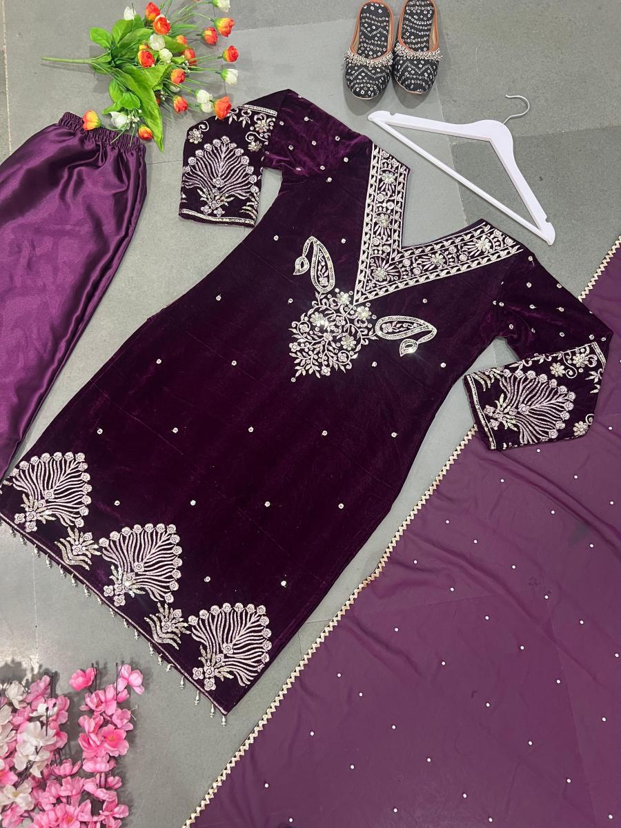 SHREE-HARI-SRK-5113-DESIGNER-VELVET-SUITS-5