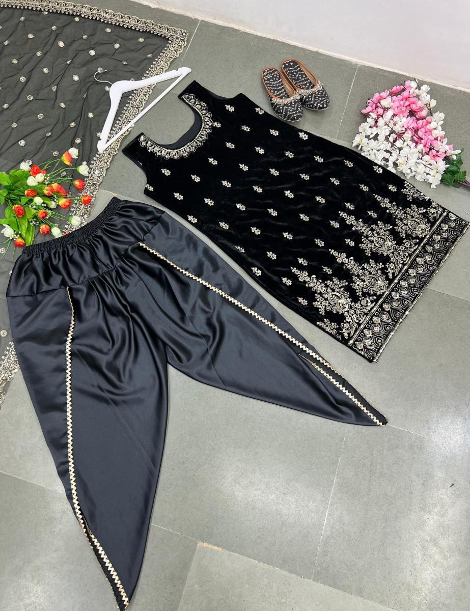 SHREE-HARI-ZSR-3050-DESIGNER-VELVET-SUITS-2