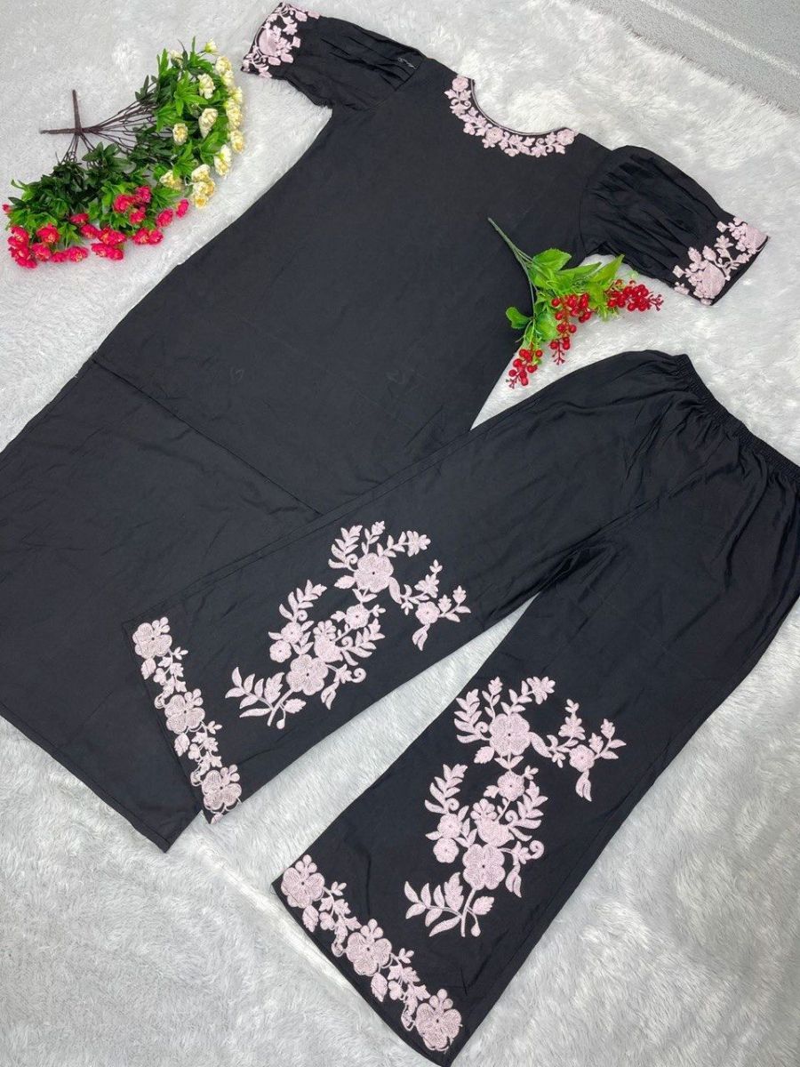 SHREE-TEXTILE-ST-82-DESIGNER-TOP-PENT-WHOLESALE-2