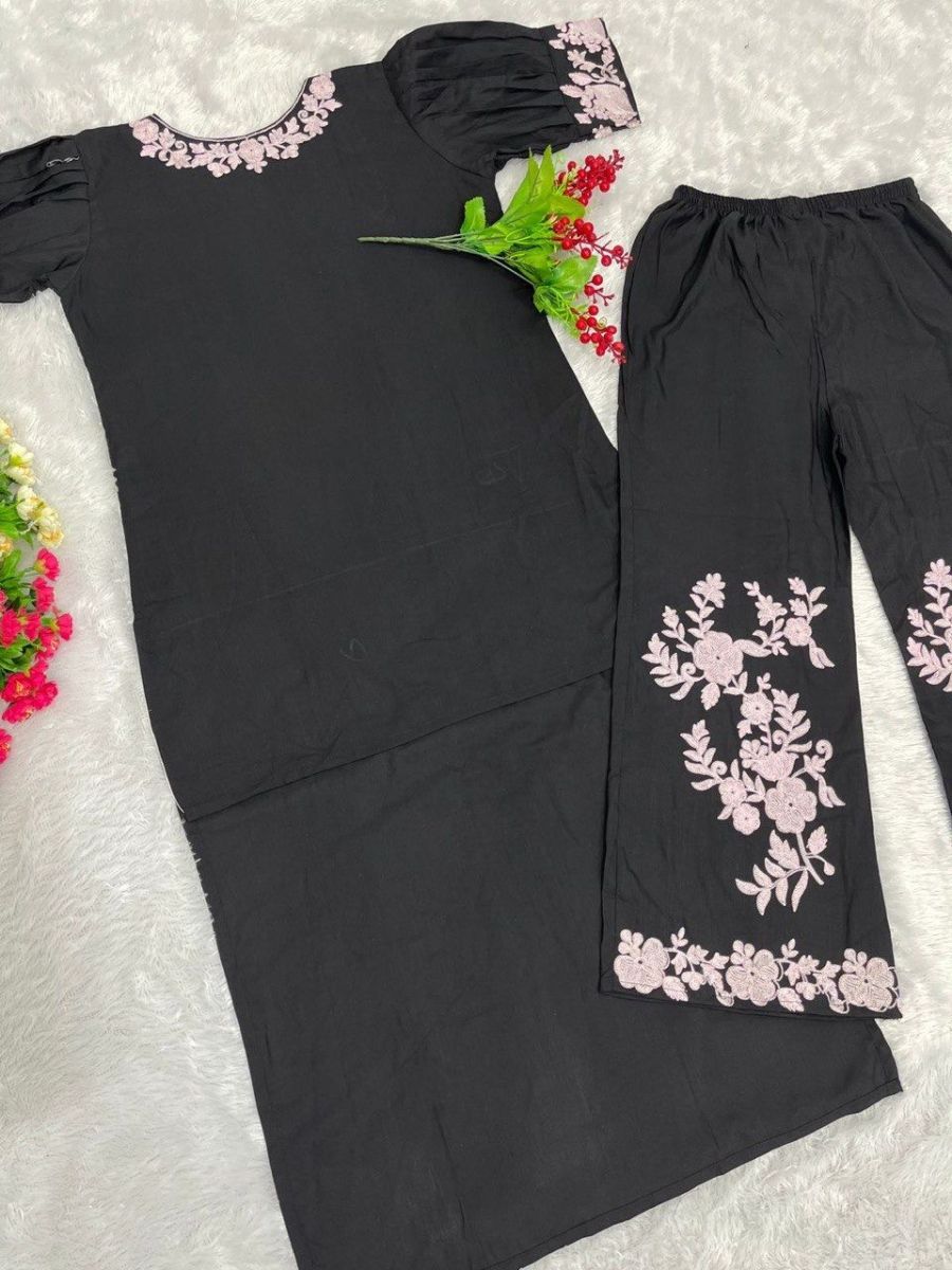 SHREE-TEXTILE-ST-82-DESIGNER-TOP-PENT-WHOLESALE-3