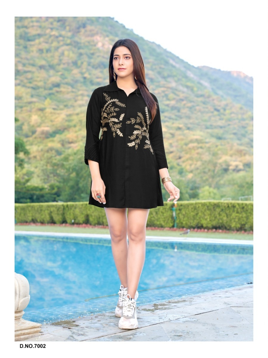 V-RAAJI-BOLD-SHORT-READYMADE-KURTIS-WHOLESALER-IN-SURAT-4