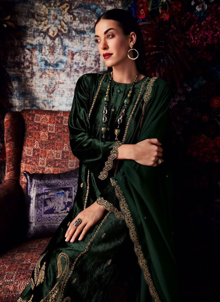 VARSHA-AASHIYAN-VELVET-EMBROIDERY-WINTER-SUITS-WHOLESALE-2
