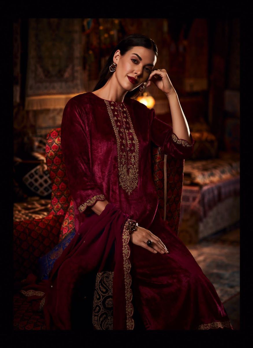 VARSHA-AASHIYAN-VELVET-EMBROIDERY-WINTER-SUITS-WHOLESALE-4