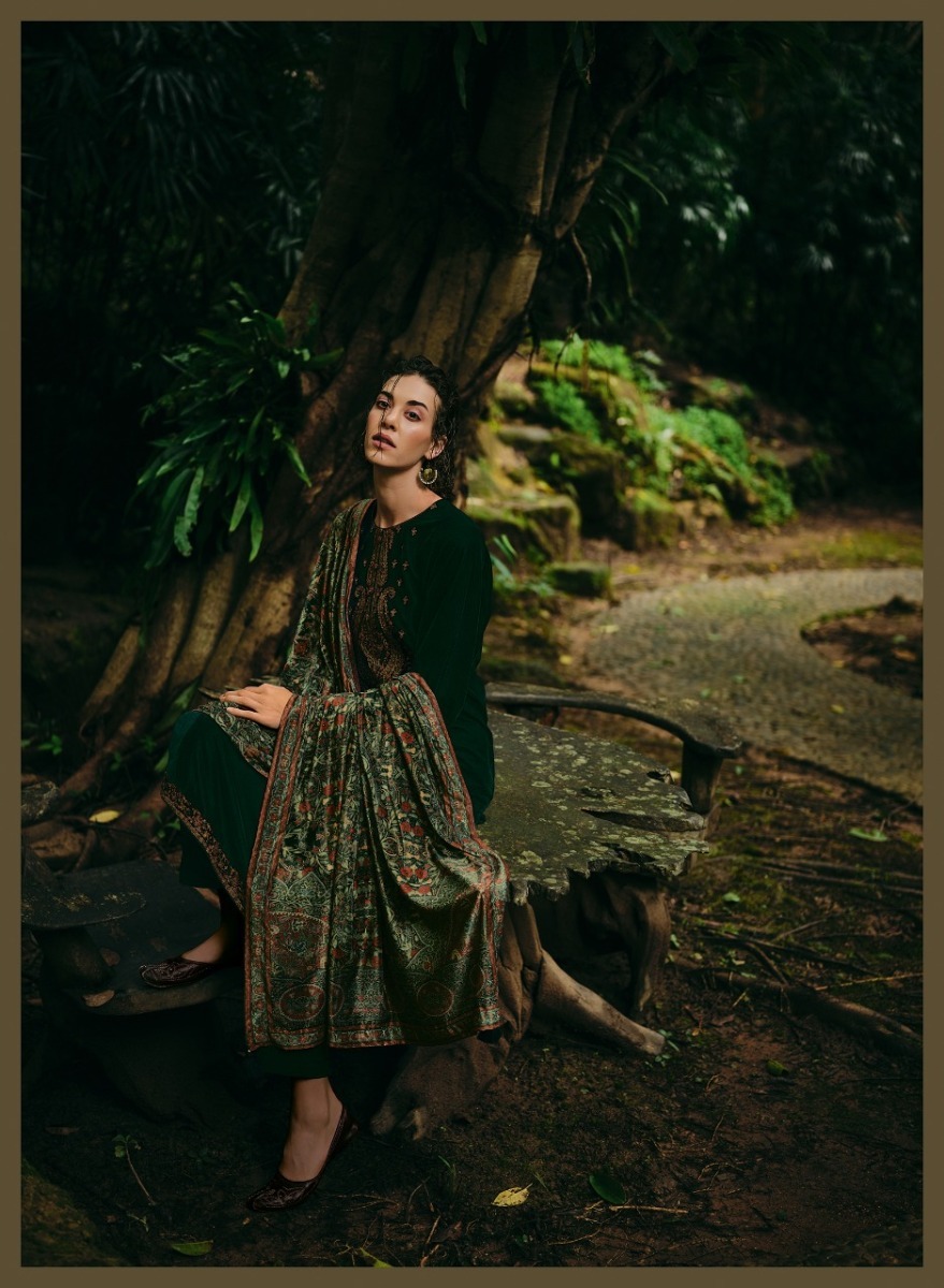 VARSHA-WINTER-AFFAIR-VELVET-EMBROIDERY-SUITS-WHOLESALE-10