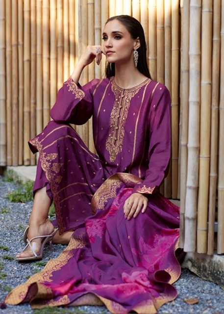 VARSHAA-VANYA-VISCOSE-EMBROIDERY-SUITS-SUPPLIER-1