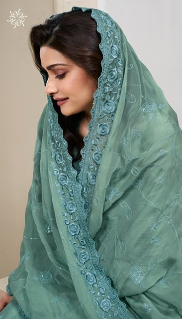 VINAY-KULEESH-NUTAN-DOLA-SILK-SALWAR-KAMEEZ-DISTRIBUTOR-IN-SURAT-9