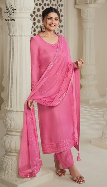 VINAY-KULEESH-PARINITI-PRACHI-DESAI-SUITS-12