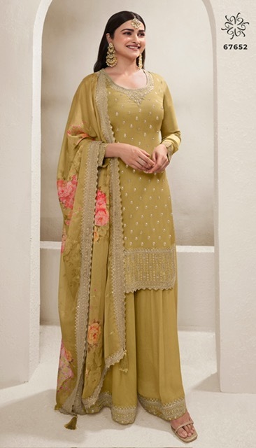 VINAY-KULEESH-SHALINI-CHINNON-EMBROIDERED-SUITS-5