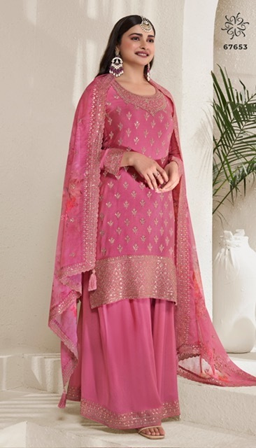 VINAY-KULEESH-SHALINI-CHINNON-EMBROIDERED-SUITS-8