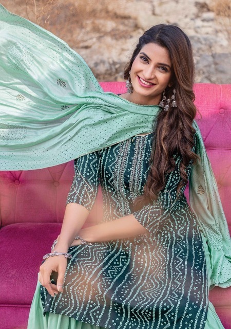 WANNA-MALHAR-DESIGNER-KURTI-WITH-SHARARA-LATEST-COLLECTION-2021-15