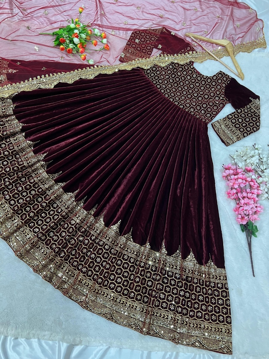 ZEEL-FASHION-ZF-340-B-DESIGNER-VELVET-GOWN-4