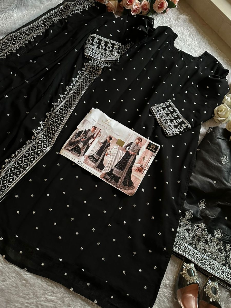 ZIAAZ-DESIGNS-372-PAKISTANI-SALWAR-SUITS-6